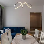 Lights Topolowa 8 Apartamento *