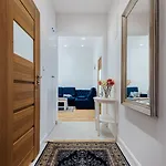 Lights Topolowa 8 Apartamento Cracovia