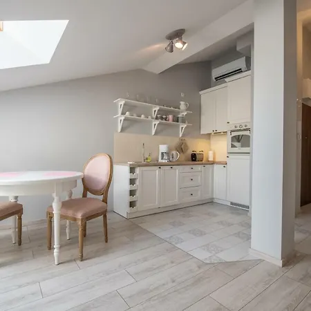 Apartman Lights Topolowa 8