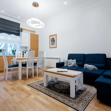 Lights Topolowa 8 *