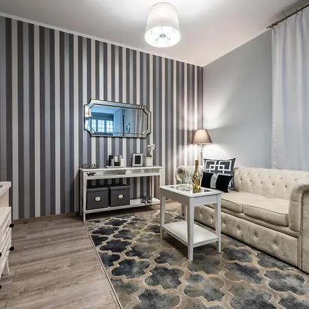 Lights Topolowa 8 Apartman *