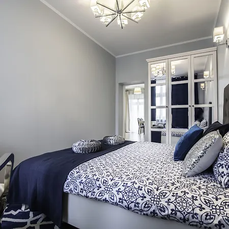 Apartman Lights Topolowa 8 *