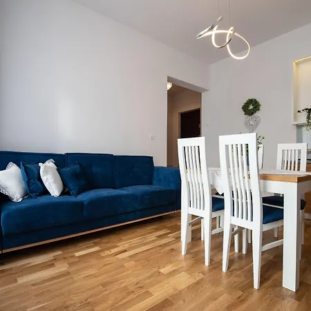 Lights Topolowa 8 Apartman