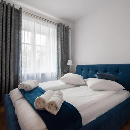 Apartman Lights Topolowa 8 *
