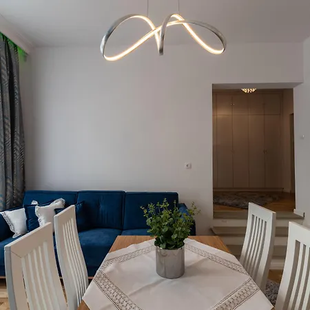 Lights Topolowa 8 Apartman *