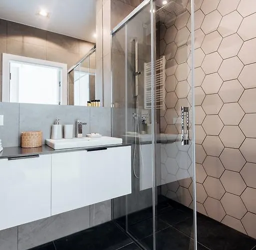 Lights Topolowa 8 كراكوفيا