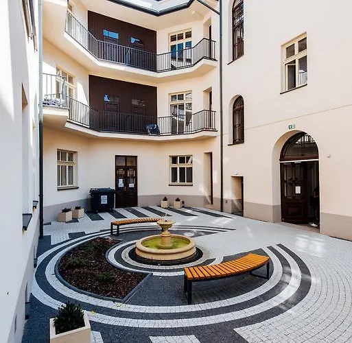 Lights Topolowa 8 كراكوفيا