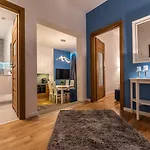 Lights Topolowa 8 *