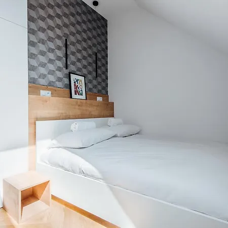 Lights Topolowa 8 *